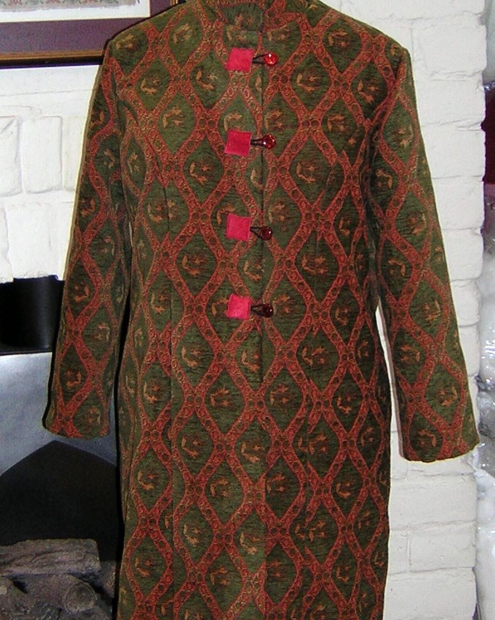 Tapestry coat made from recycled fabric